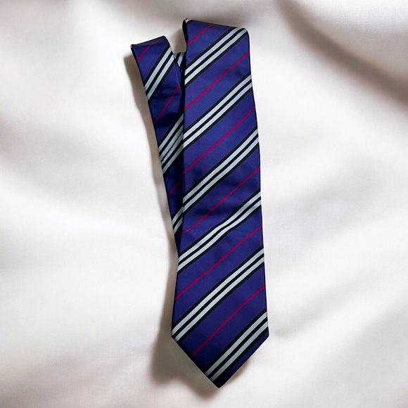 BURBERRY London 100% Silk Navy Blue Black Red Diagonal Stripe Tie Made in Italy - Picture 14 of 16